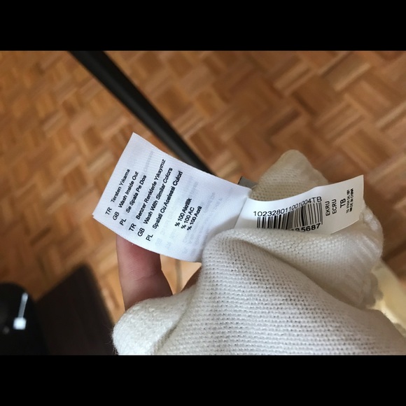 Scarf - Picture 4 of 6